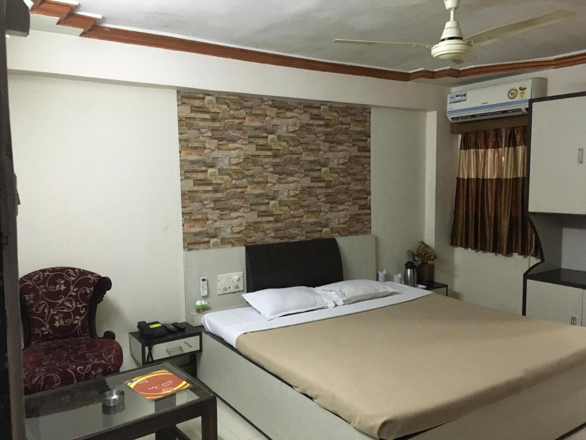 Hotel Grand Arjun Rāipur Exterior foto
