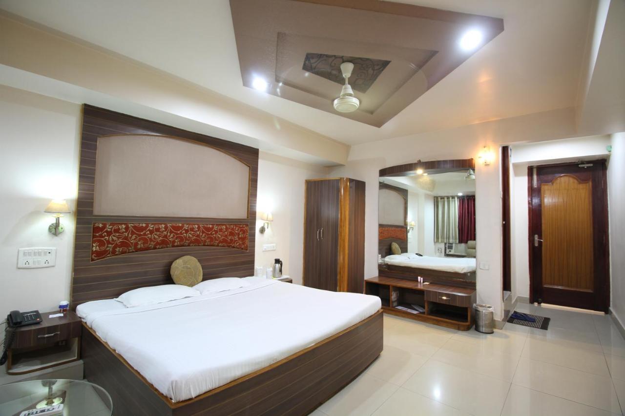 Hotel Grand Arjun Rāipur Exterior foto