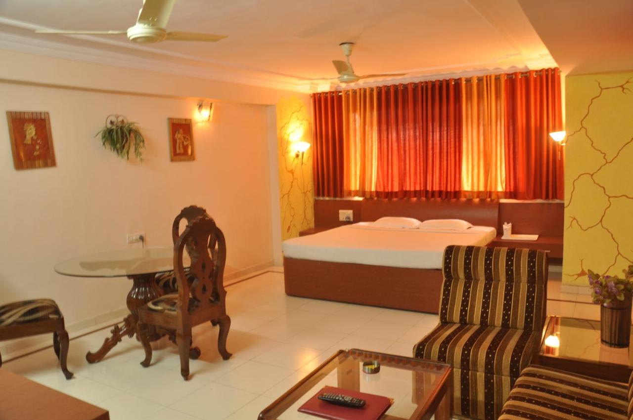 Hotel Grand Arjun Rāipur Exterior foto