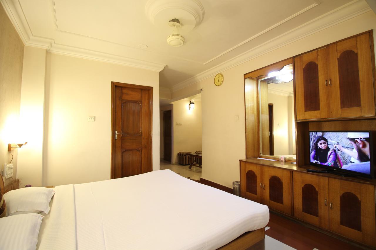 Hotel Grand Arjun Rāipur Exterior foto