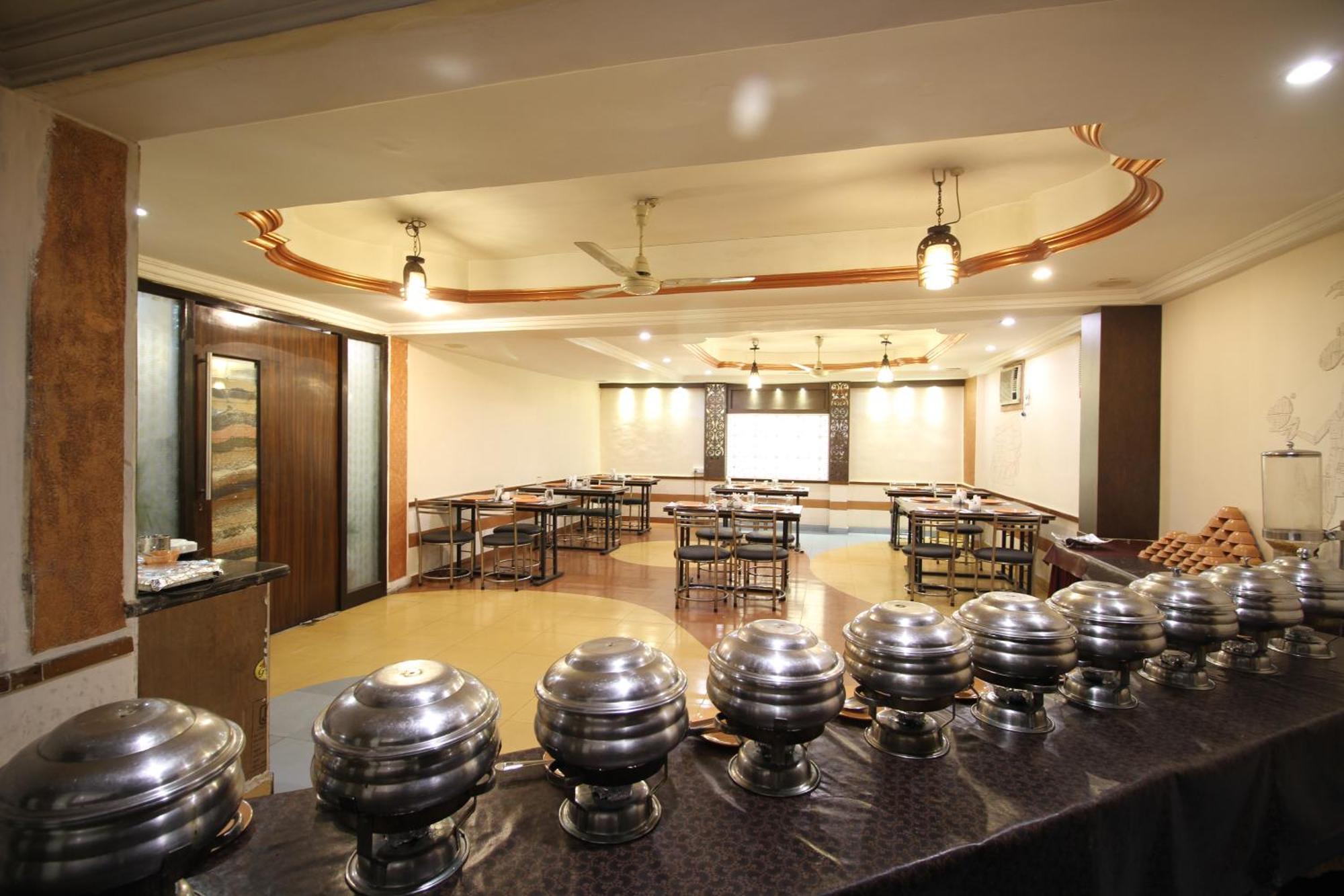 Hotel Grand Arjun Rāipur Exterior foto